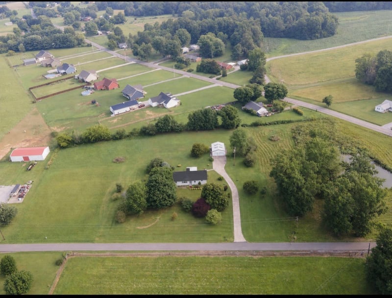 120 Walker Rd, Cottontown, TN 37048