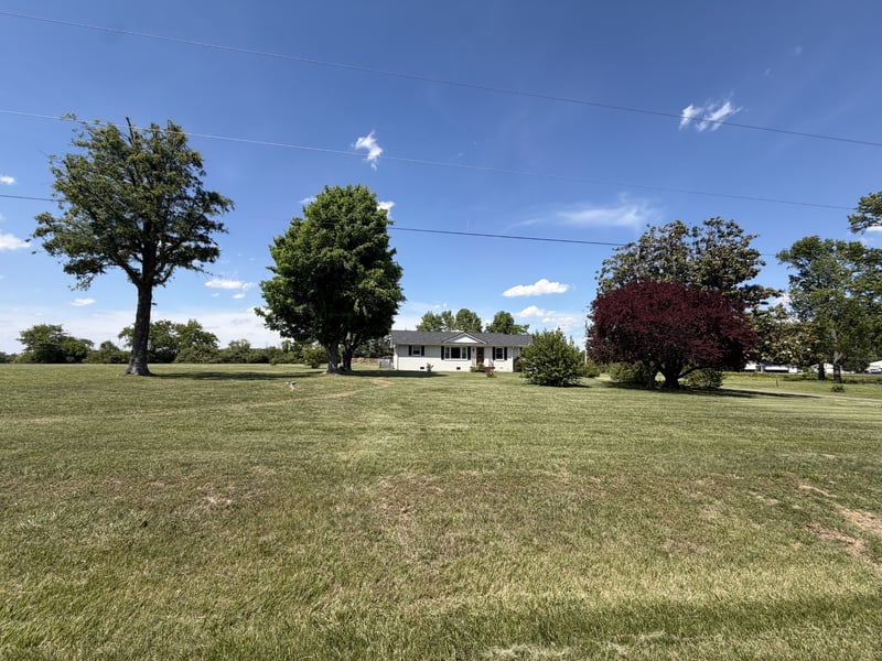 120 Walker Rd, Cottontown, TN 37048