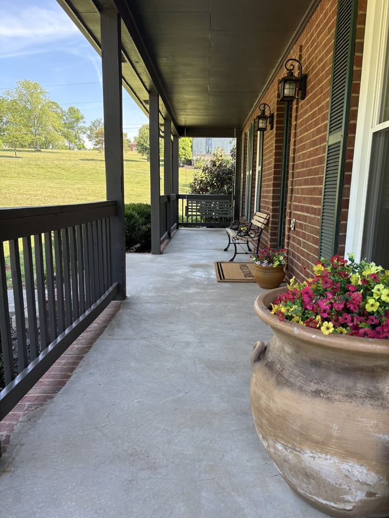 1616 Anderson Rd, Hendersonville, TN 37075