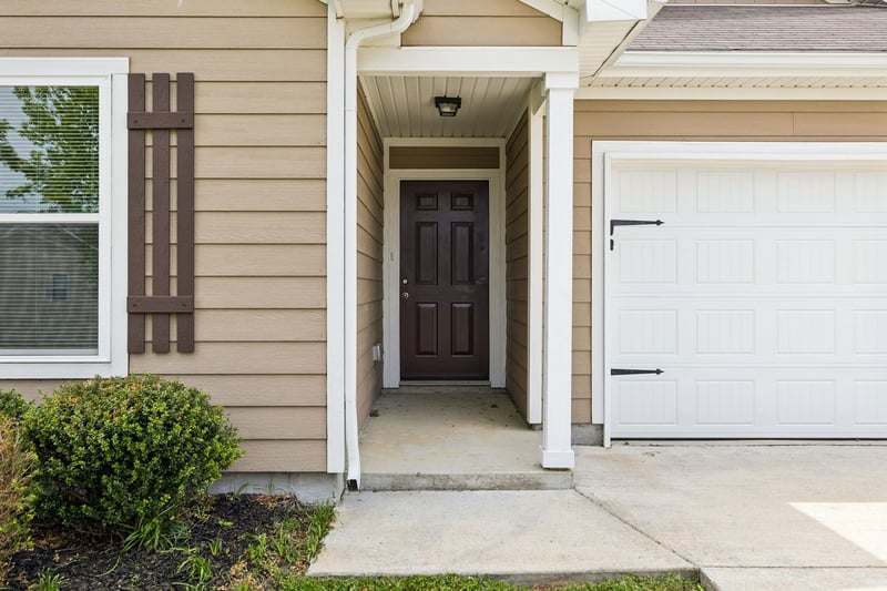 2702 Swarm Ct, Columbia, TN 38401