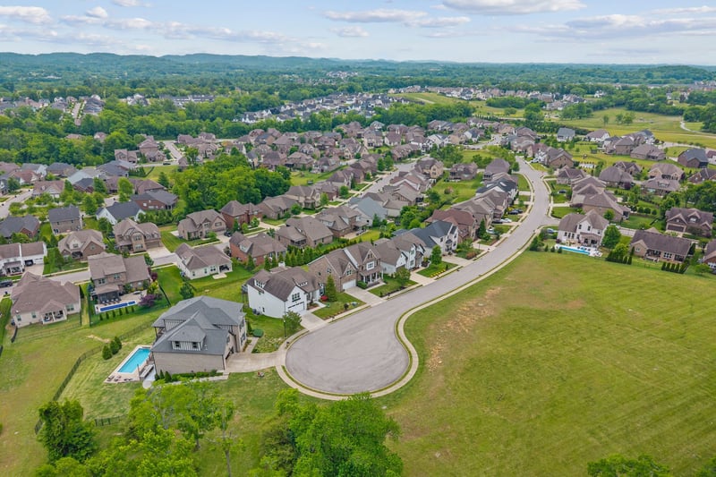 2336 Coppergate Way, Thompsons Station, TN 37179