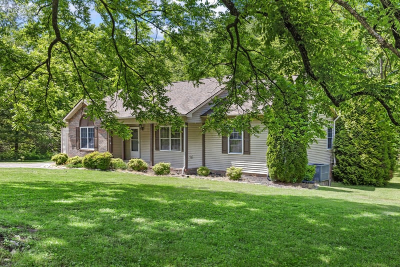 2524 Distillery Rd, Greenbrier, TN 37073