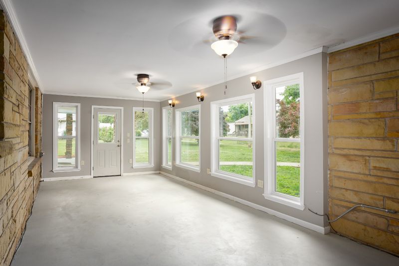 909 N Cave St N, Tuscumbia, AL 35674