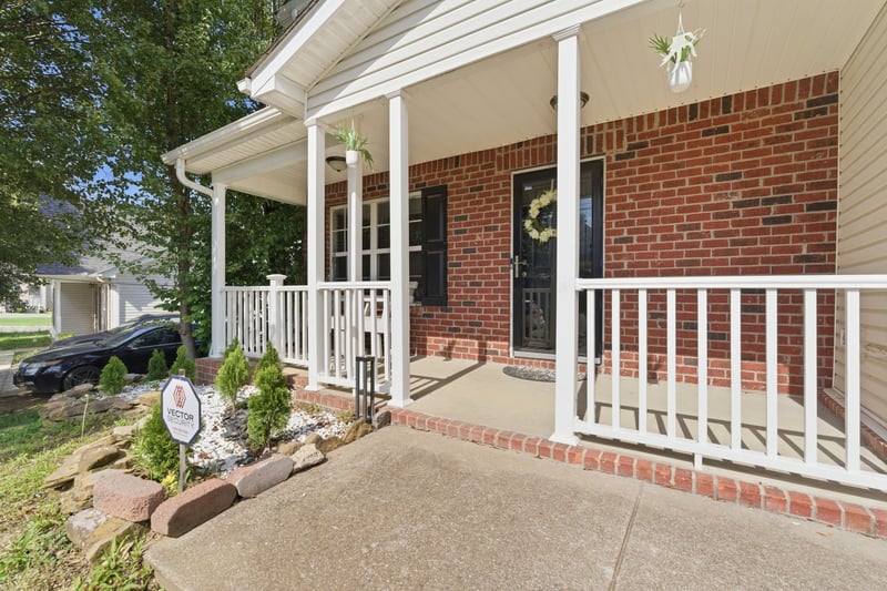 340 Sarna Dr, La Vergne, TN 37086