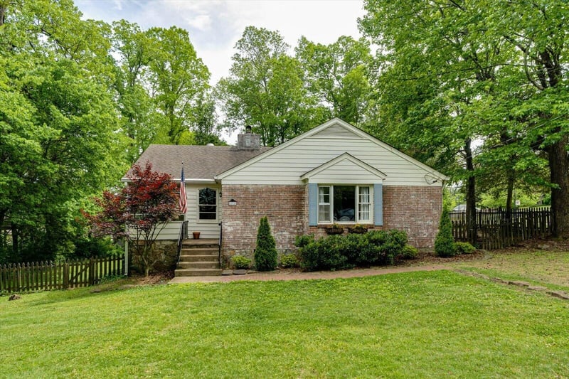 212 Wendy Trl, Lookout Mountain, GA 30750