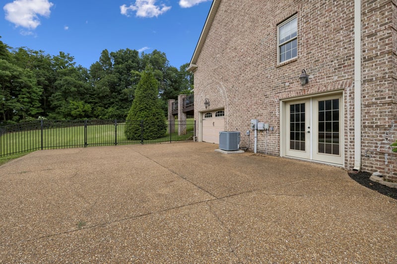 1027 Nina Dr, Springfield, TN 37172