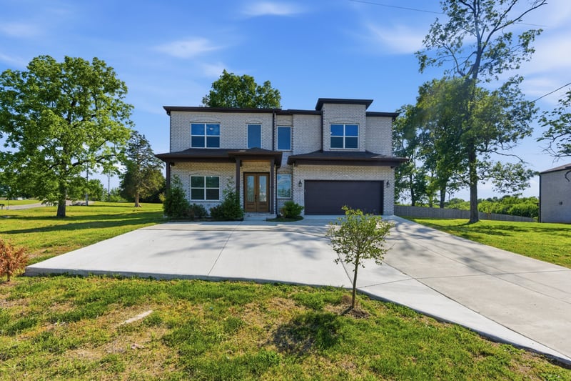 1760 W Main St, Lebanon, TN 37087