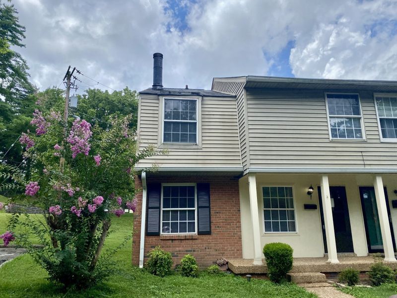 5510 Country Dr #22, Nashville, TN 37211