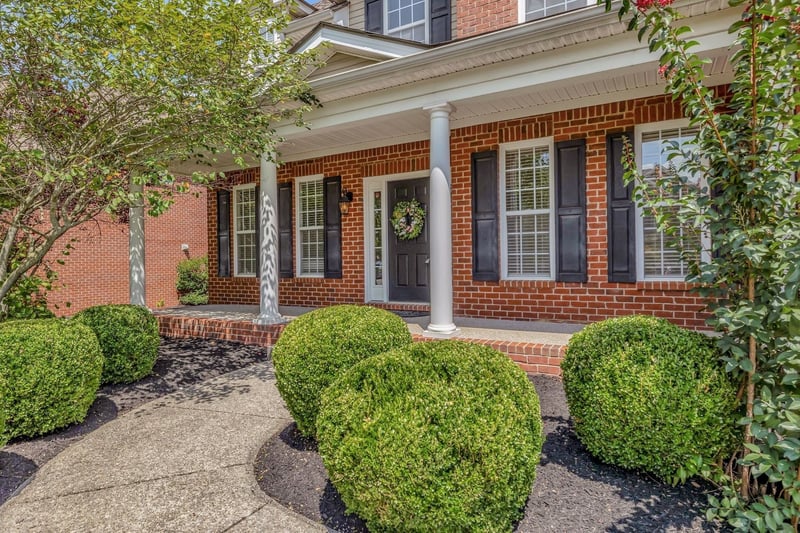 1019 Brixworth Dr, Thompsons Station, TN 37179