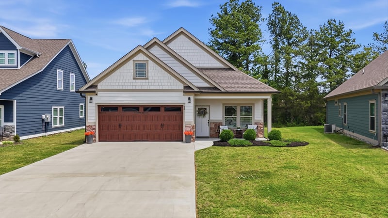 43 Country Cove Dr, Rossville, GA 30741