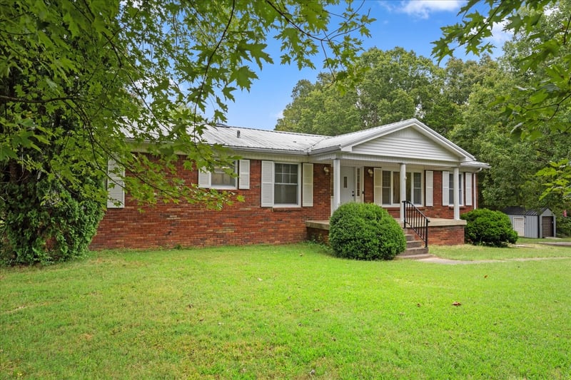 1125 Timber Ridge Rd, Charlotte, TN 37036