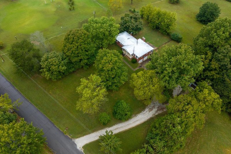 1125 Timber Ridge Rd, Charlotte, TN 37036