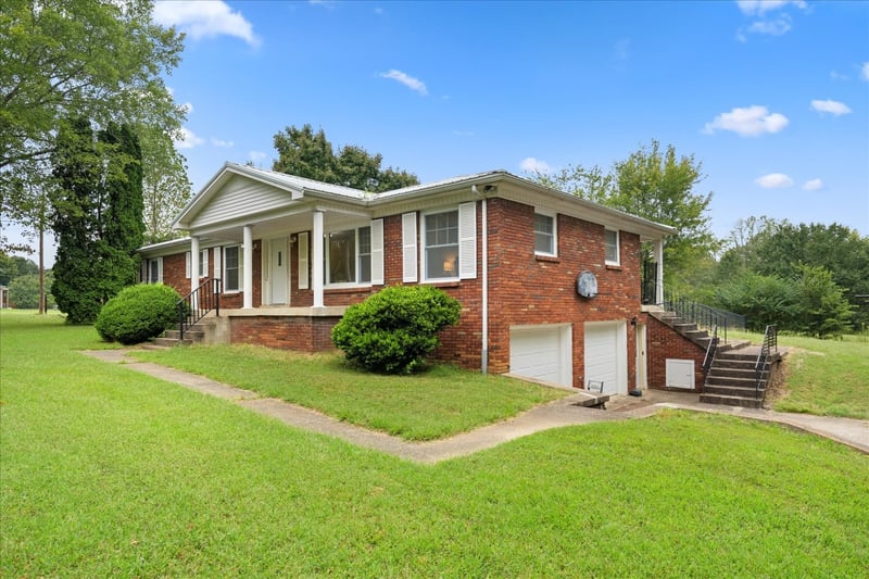 1125 Timber Ridge Rd, Charlotte, TN 37036