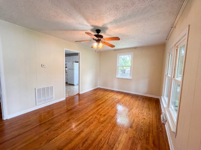 1820 Figures Ave, Columbia, TN 38401