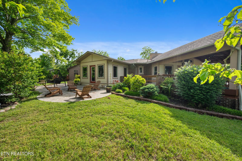 901 Lake Smoky Rd, Sevierville, TN 37876