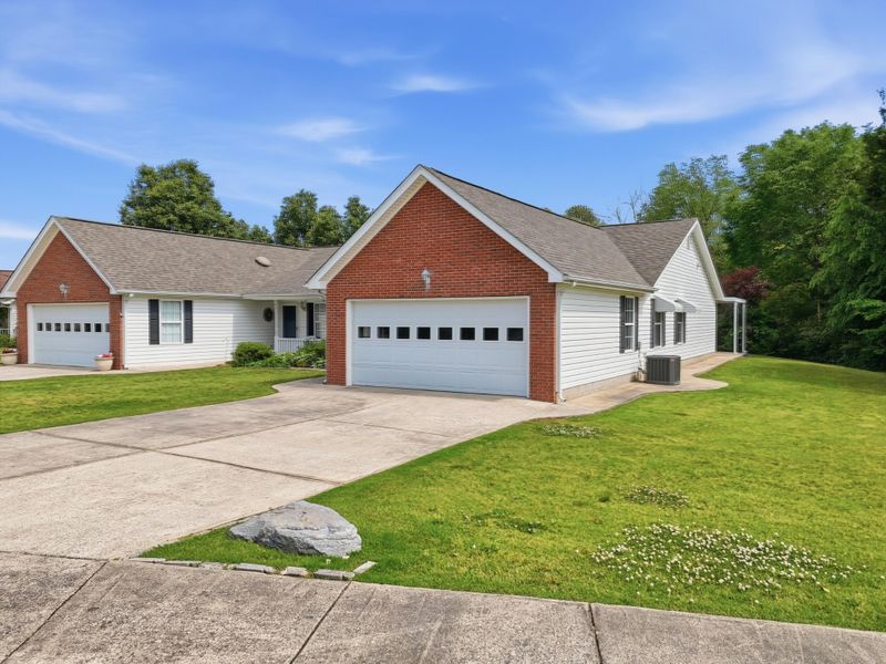 146 Flagstone Dr, Rossville, GA 30741