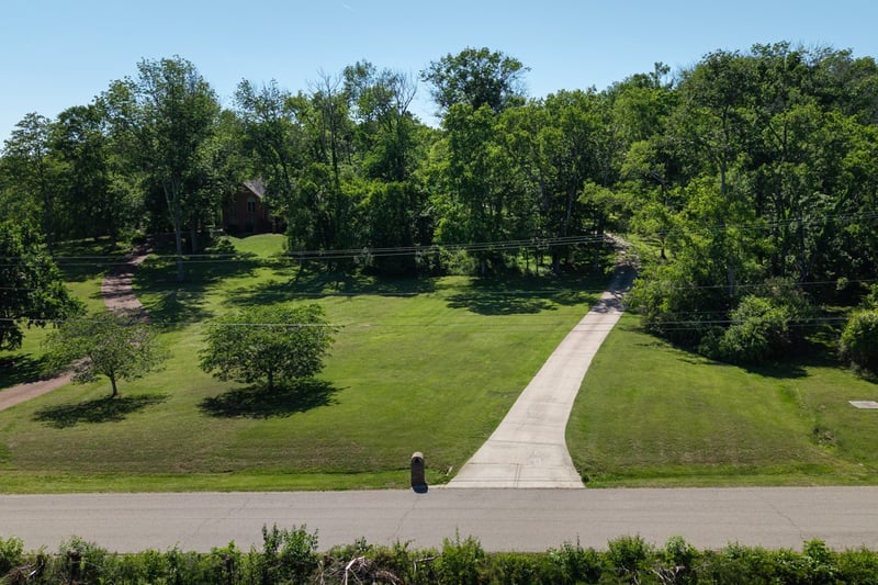 1023 Mount Olivet Rd, Hendersonville, TN 37075