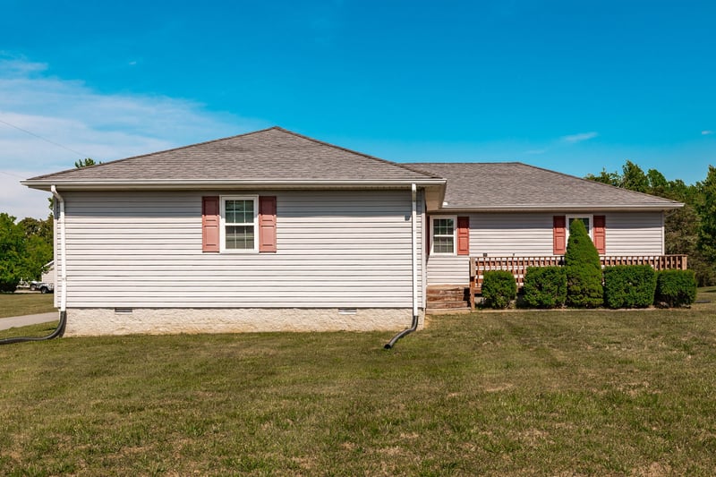 1212 Mount Vernon Rd, Bethpage, TN 37022