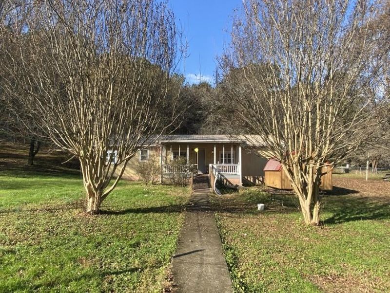 217 Mccary Dr, Chickamauga, GA 30707