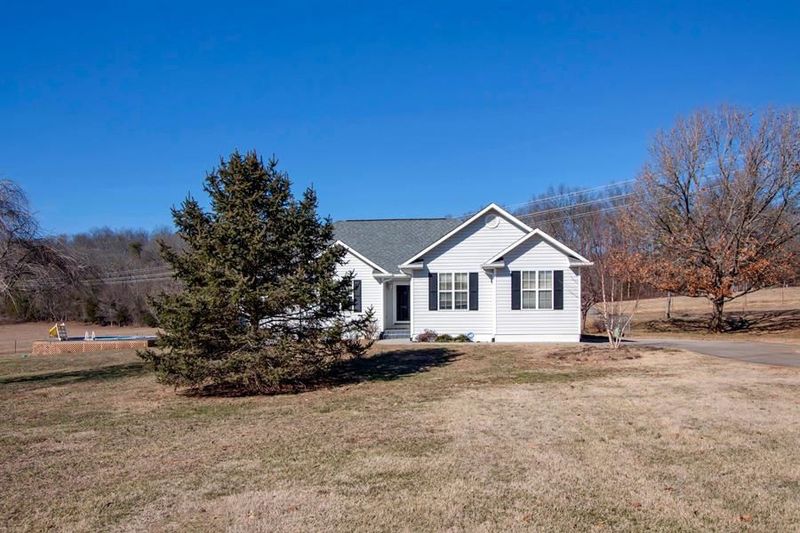 8492 Jim Dyke, Loudon, TN 37774