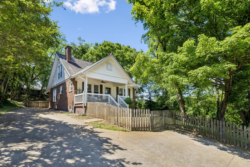 2687 Hartford Dr, Nashville, TN 37210
