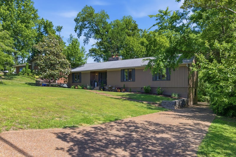 934 Giant Oak Dr, Nashville, TN 37217