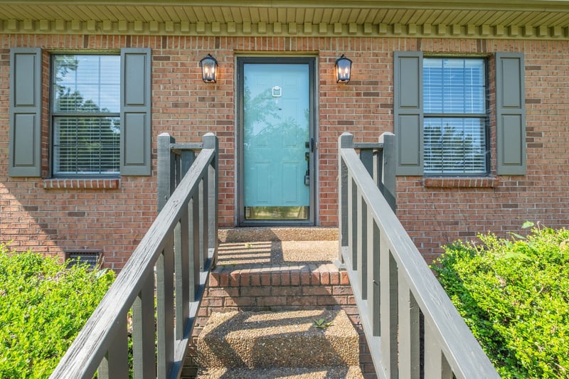 308 Oakdale Dr, White House, TN 37188
