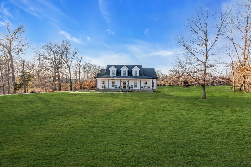 5574 Dowlen Rd, Cedar Hill, TN 37032
