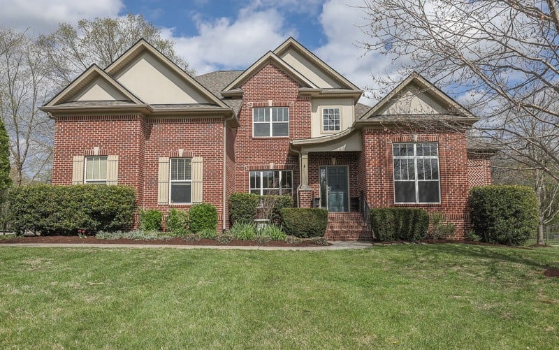 1060 Dorset Dr, Hendersonville, TN 37075