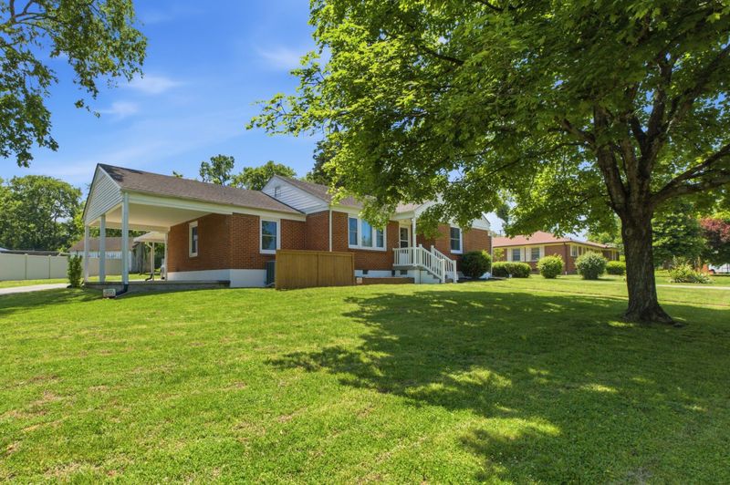 201 W Hillcrest Dr, Gallatin, TN 37066