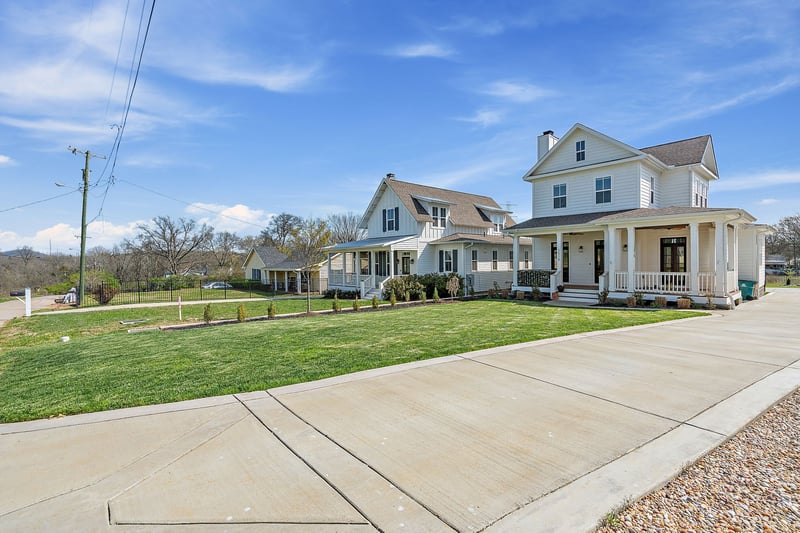 1510 E Stewarts Ln, Nashville, TN 37218