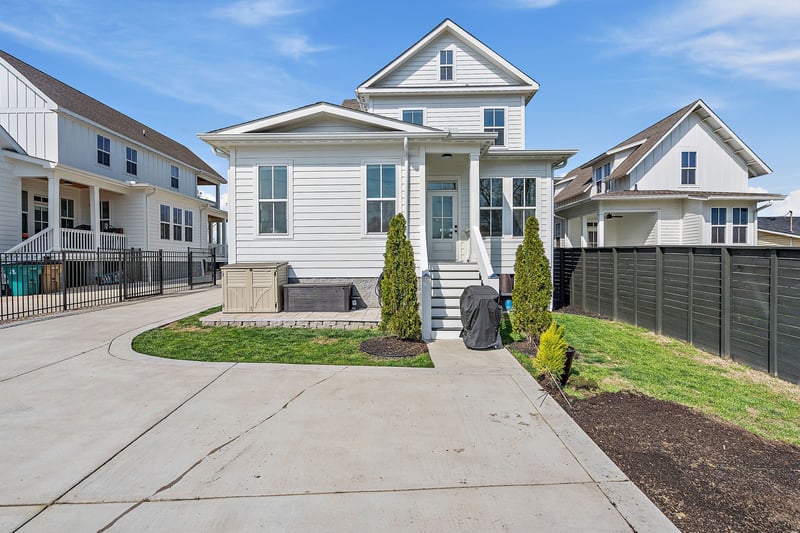 1510 E Stewarts Ln, Nashville, TN 37218
