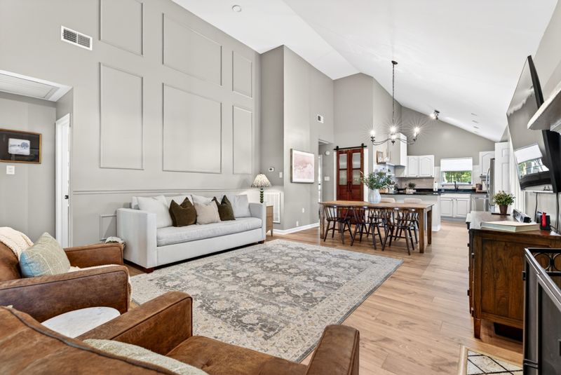 1039 Lena Rosson Rd, Chapmansboro, TN 37035