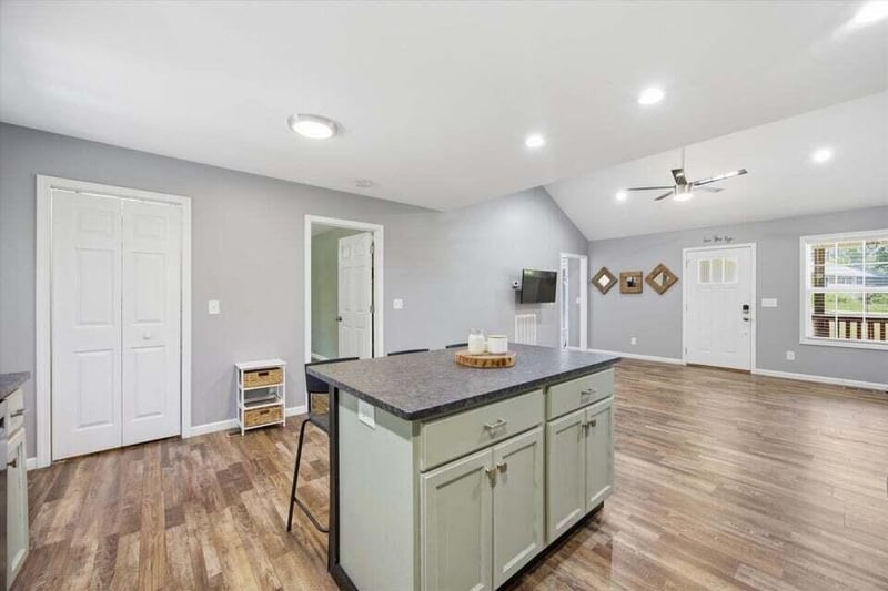 2704 Quarles Rd, Rocky Face, GA 30740