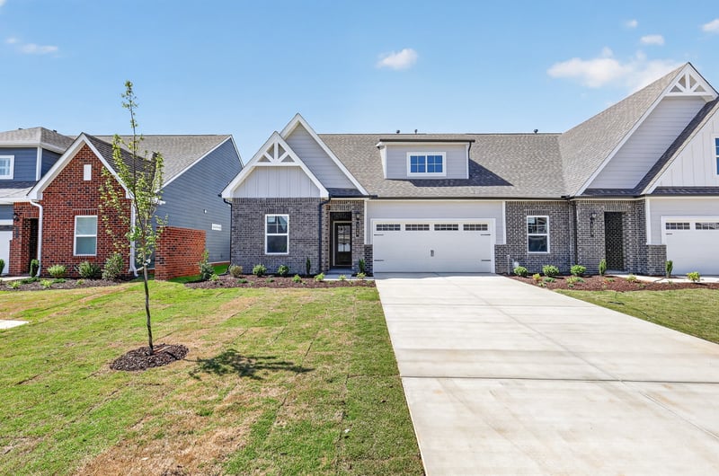 457 Charlie Pl, White House, TN 37188