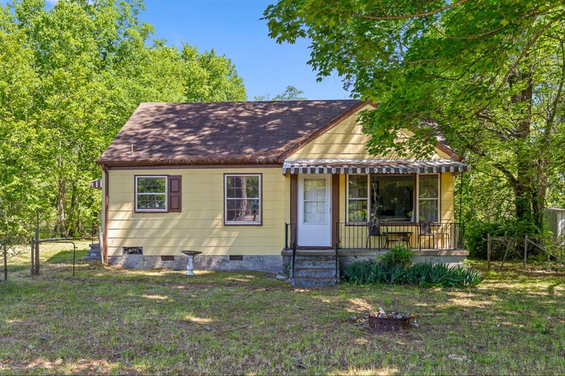 591 W Cloud Springs Rd, Rossville, GA 30741