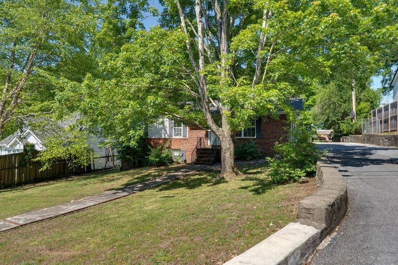 117 Vivian Ln, Carthage, TN 37030
