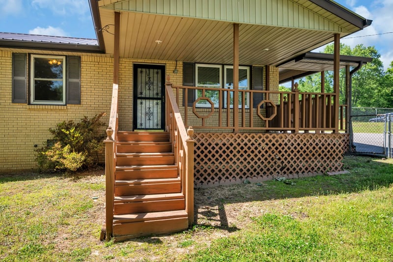 125 Lynn Ln, Charlotte, TN 37036
