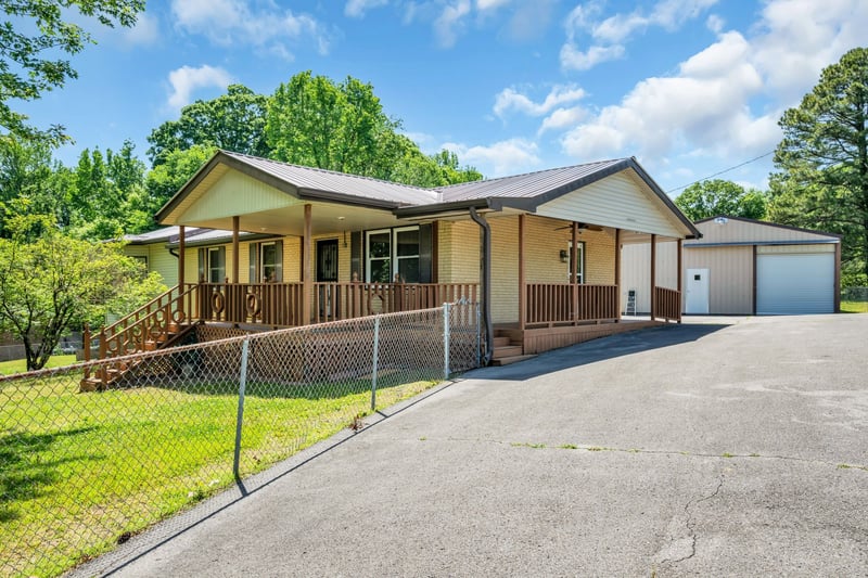 125 Lynn Ln, Charlotte, TN 37036