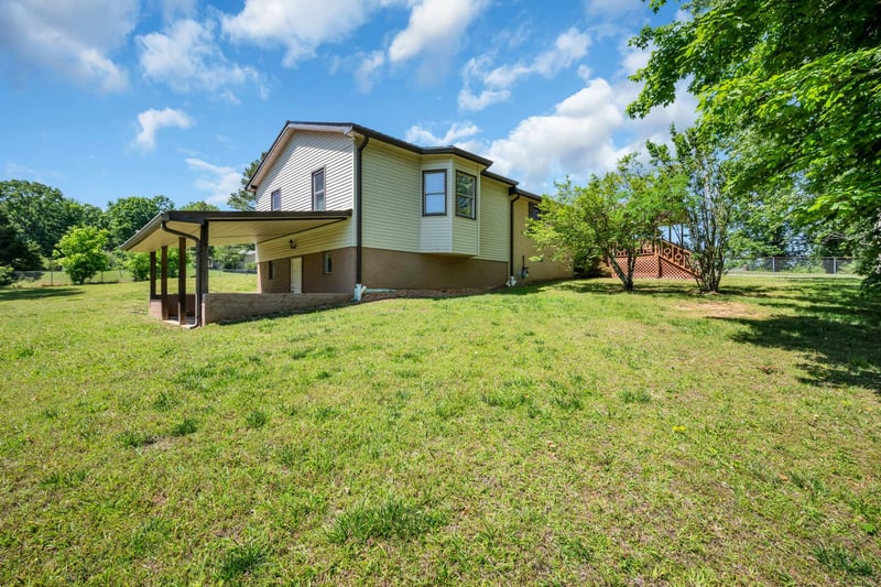 125 Lynn Ln, Charlotte, TN 37036