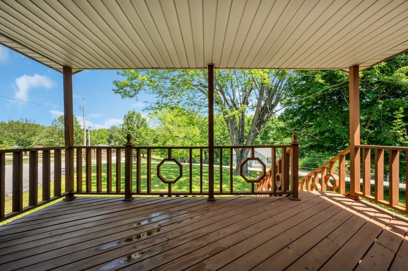 125 Lynn Ln, Charlotte, TN 37036