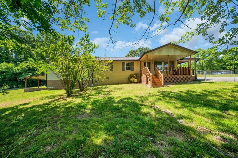 125 Lynn Ln, Charlotte, TN 37036