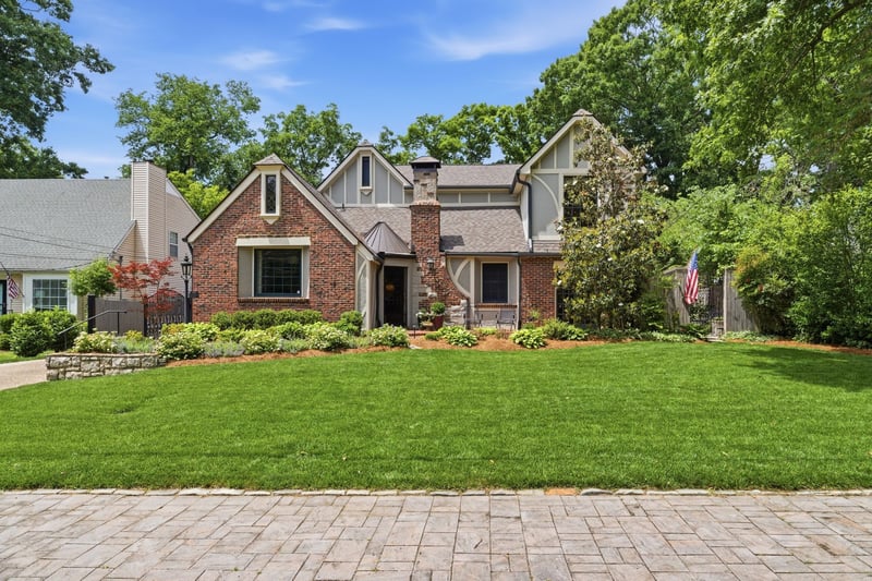 1724 Green Hills Dr, Nashville, TN 37215