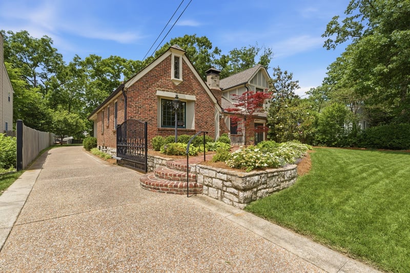 1724 Green Hills Dr, Nashville, TN 37215