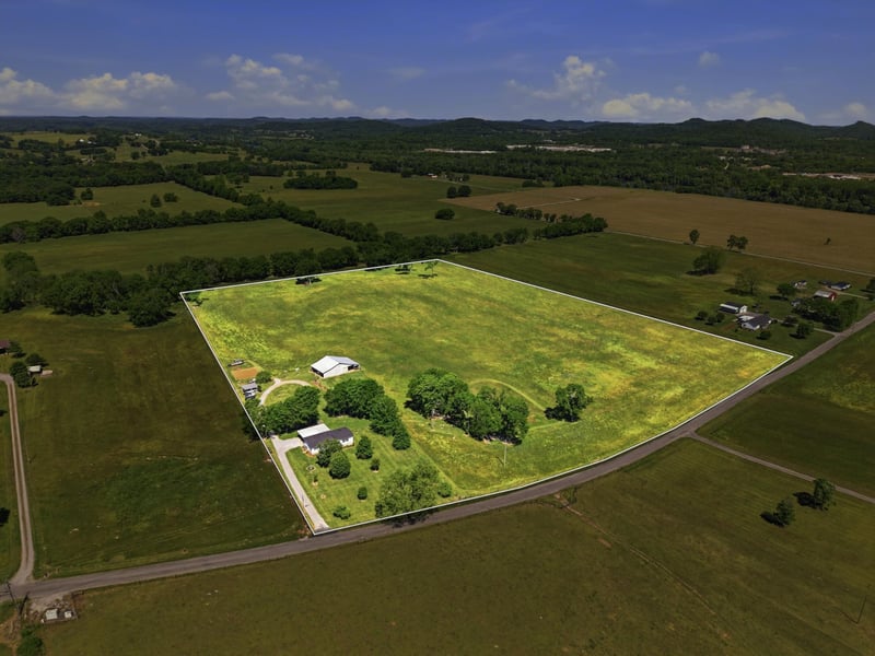 597 Hiwassee Rd, Lebanon, TN 37087