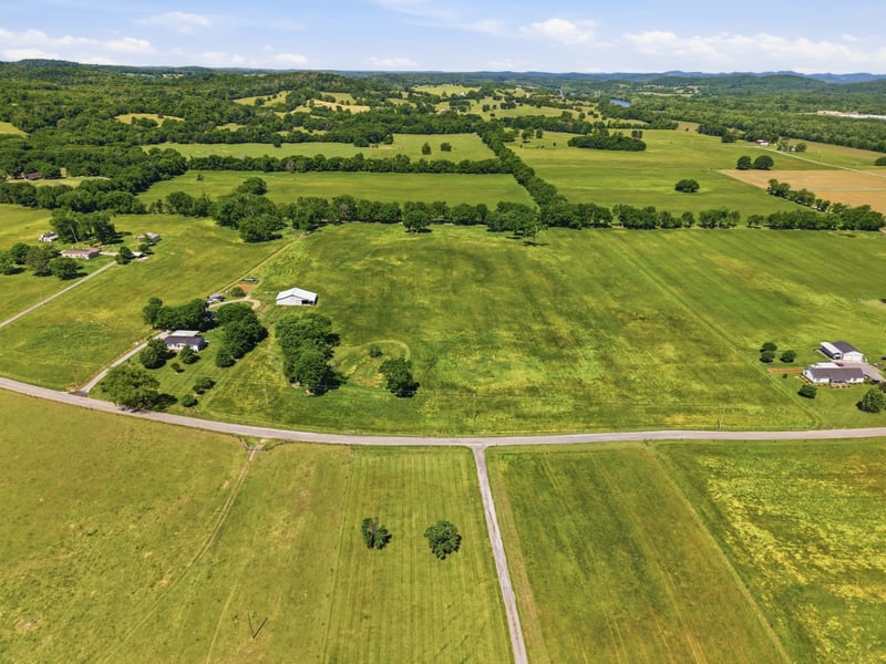 597 Hiwassee Rd, Lebanon, TN 37087