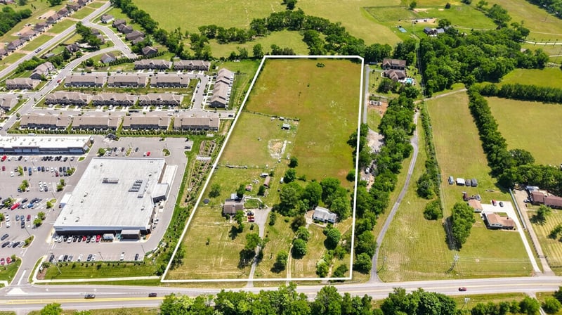 1933 Long Hollow Pike, Gallatin, TN 37066