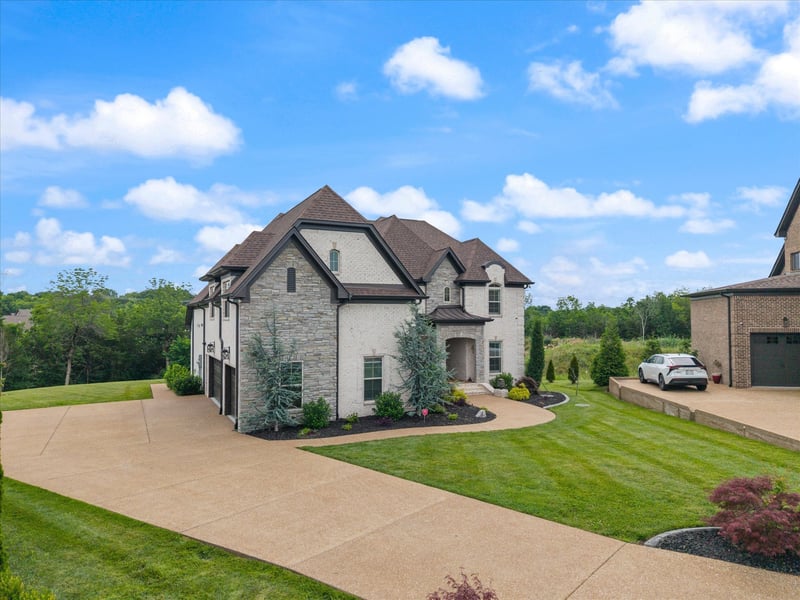 2902 Carisbrooke Dr, Mount Juliet, TN 37122