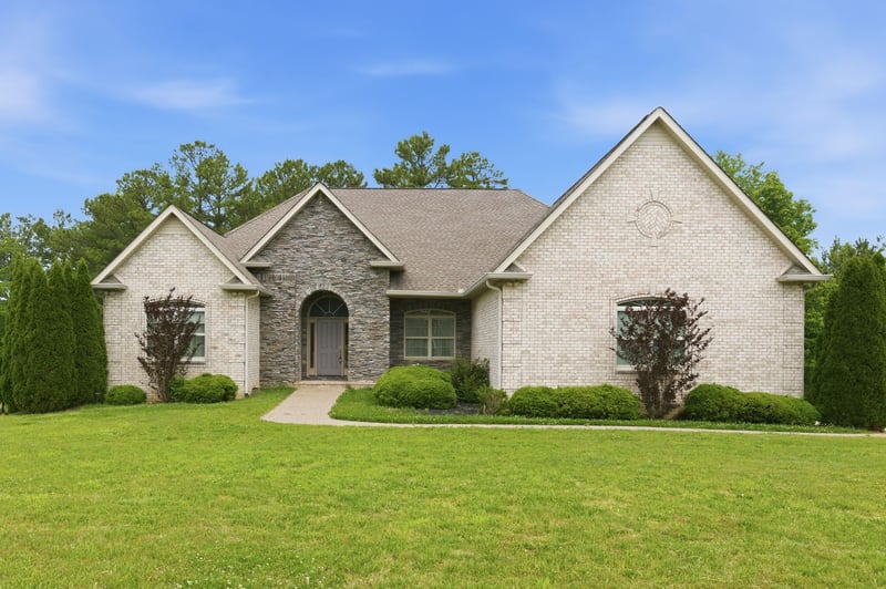 528 Country Club Dr, Dickson, TN 37055