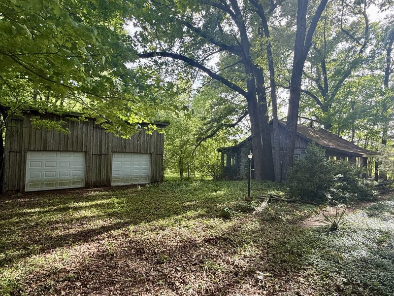 100 Dowlen Ln, Chapmansboro, TN 37035